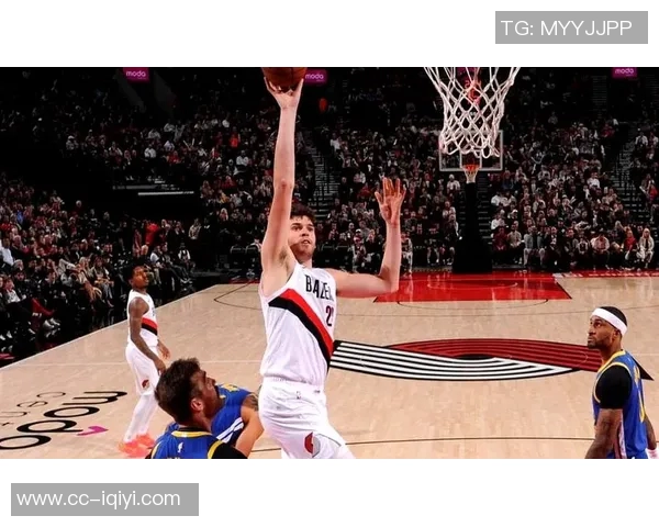 拓媒建议球队创新策略助力杨瀚森与库克提升三分球命中率