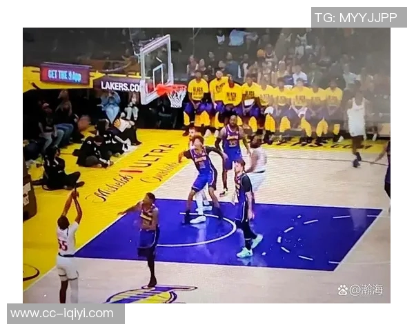 东契奇谈背靠背对阵詹姆斯的挑战强调詹姆斯对比赛的热爱与执着 东契奇谈背靠背对阵詹姆斯的挑战强调詹姆斯对比赛的热爱与执着